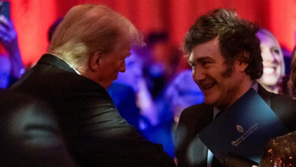 Milei mantiene una estrecha relación con Trump y ya confirmó su presencia en la asunción del líder republicano, el próximo 20 de enero. 