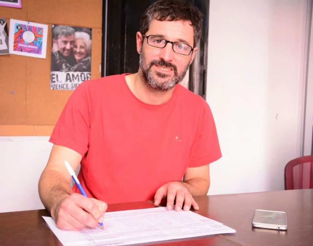 El intendente de Morón, Lucas Ghi, enfrenta uno de los momentos más complicados desde su primera gestión por una interna con Martín Sabatella.