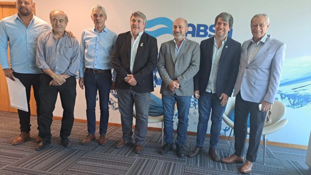 El intendente de La Costa, Juan de Jesús, firmó convenios con el presidente de ABSA para sumar 10 nuevos pozos de bombeo a la Planta Potabilizadora de Nueva Atlantis.