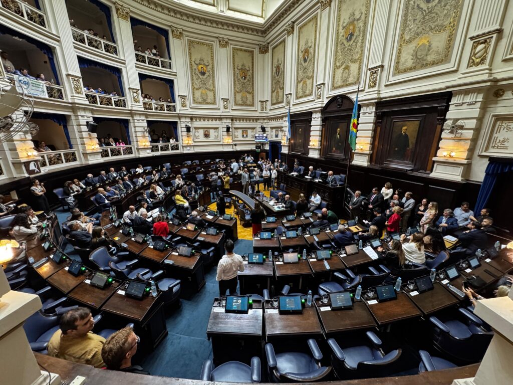 Iañez expuso las características del proyecto durante la sesión den Diputados que se llevó a cabo en la madrugada de este viernes. 