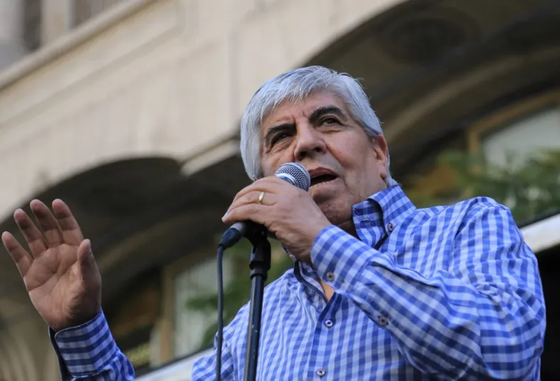 Hugo Moyano había anunciado que, a partir de este jueves, implementaría medidas de acción directa contra el Gobierno.