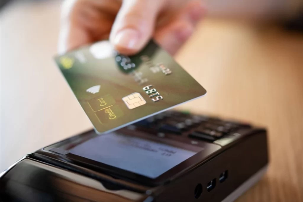 A partir de ahora, se reducirá a dos días hábiles el plazo de acreditación para los comerciantes de las compras realizadas con tarjetas prepagas.