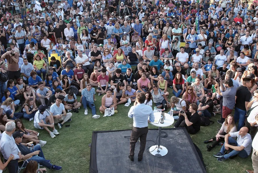 El gobernador bonaerense, Axel Kicillof, volvió a reclamar la lapicera de cara a las elecciones de 2025. 
