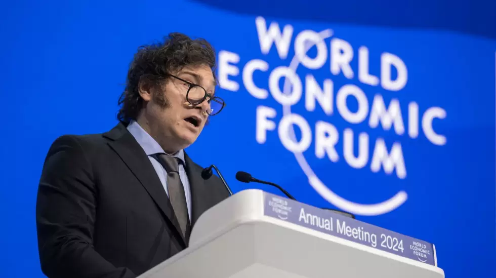 Durante su entrevista a Forbes, Milei se atribuyó "el programa económico más exitoso de la historia argentina" y reafirmó sus intenciones de quitar el cepo al dólar.