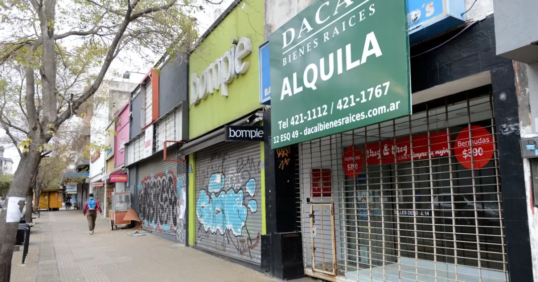 Una fundación de La Plata relevó los locales comerciales de la ciudad y asegura que cerraron más de 400 en el último año.