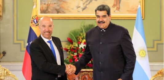 El Ministerio de Seguridad denunció al ex embajador Oscar Laborde por “traición a la patria” tras su intervención en el caso Gallo.