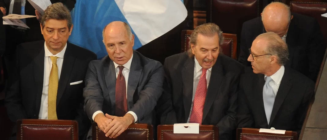 El vocero presidencial, Manuel Adorni, puso reparos en la idea de que Javier Milei designe por decreto a Ariel Lijo y Manuel García Mansilla para ocupar cargos en la Corte Suprema.
