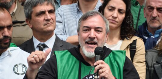 El secretario general de ATE apuntó contra el Gobierno de Milei y advirtió que en 2025 el gremio no tolerará más despidos.