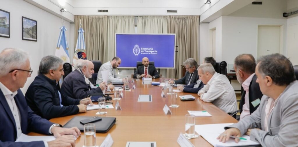 Desde la Secretaría de Transporte niegan las acusaciones de la UTA y aseguran estar en diálogo constante con las empresas.