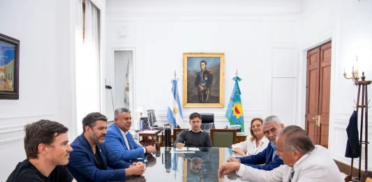 Kicillof puso al Chiqui Tapia al frente del CEAMSE con el objetivo de mejorar la gestión de residuos en el AMBA.