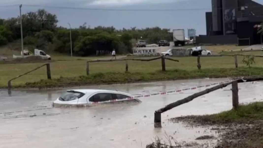El 2025 arrancó con un fuerte temporal que produjo daños en la Costa Atlántica y el sur del Conurbano bonaerense.