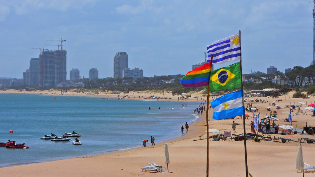 Unos 24 mil argentinos eligieron Brasil para pasar Navidad y Año Nuevo, y 160 turistas ya están en Uruguay.