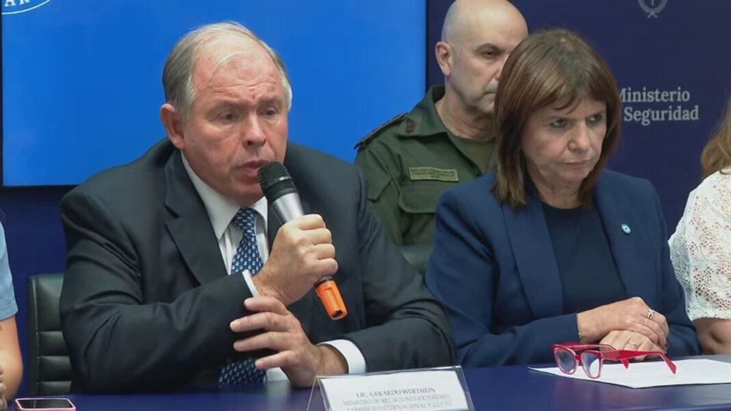 Cancillería y el Ministerio de Seguridad emitieron un comunicado en el que rechazaron las declaraciones de Maduro sobre el gendarme Gallo.