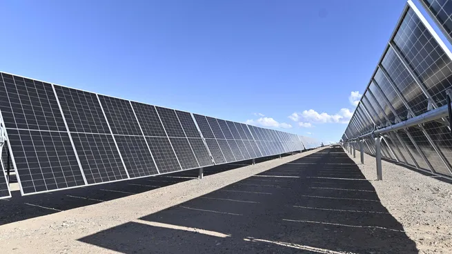 El Quemado contará con una capacidad instalada total de 305 megavatios (MW), distribuida en dos etapas.