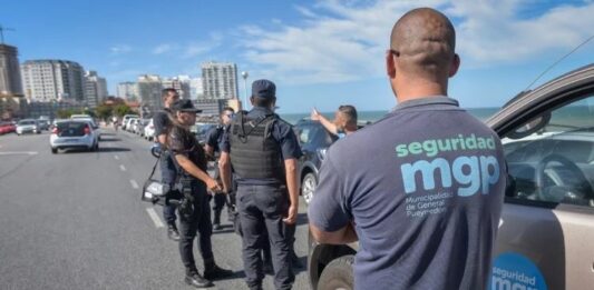 El intendente PRO de Mar del Plata, Guillermo Montenegro, le declaró la guerra a los trapitos con operativos de seguridad.