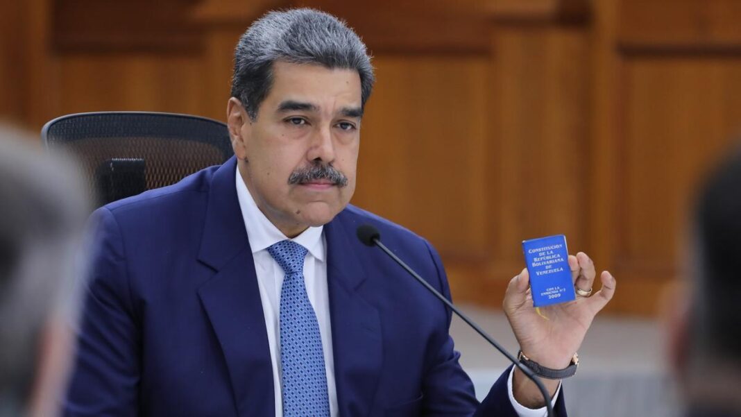 En un escenario de suma tensión local e internacional, Maduro asumió su tercer mandato como presidente de Venezuela.