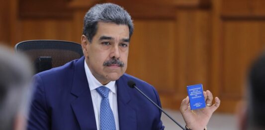 En un escenario de suma tensión local e internacional, Maduro asumió su tercer mandato como presidente de Venezuela.