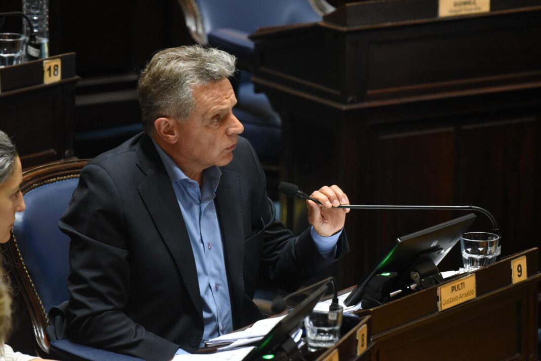 El diputado Gustavo Pulti criticó que la política económica de Milei 