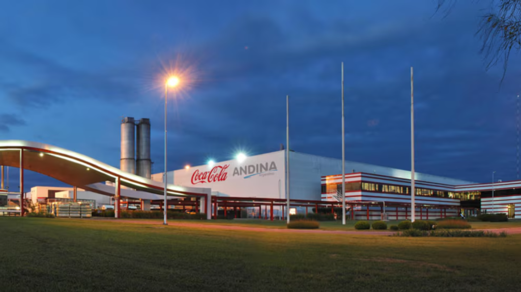 El Consejo Profesional de Química bonaerense encendió las alarmas, luego de un derrame en la planta de Coca Cola Andina.