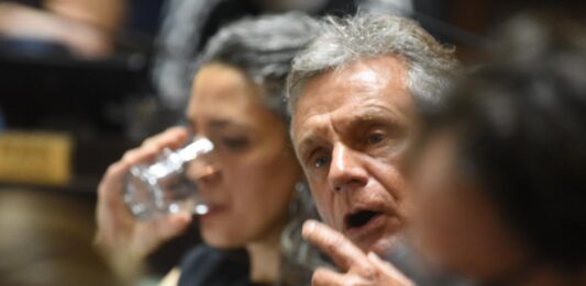 El diputado bonaerense del peronismo, Gustavo Pulti, alertó sobre la ola de ajuste en la ARCA, la ex AFIP.