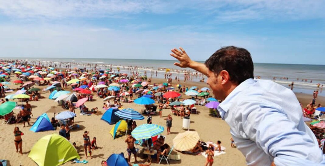 El gobernador Axel Kicillof tendrá en enero y en febrero una batería de viajes a distritos del peronismo, en los que se hará eco de la temporada de verano.