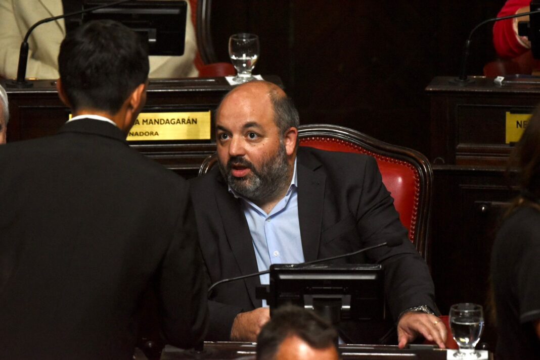 El senador del radicalismo, Agustín Maspoli, sostuvo que la prórroga del Presupuesto 2023 le da 
