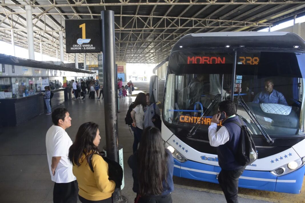 El senador bonaerense, Marcelo Leguizamón, pidió conocer el monto de deuda que el Ejecutivo provincial mantiene con las Cámaras de Transporte.