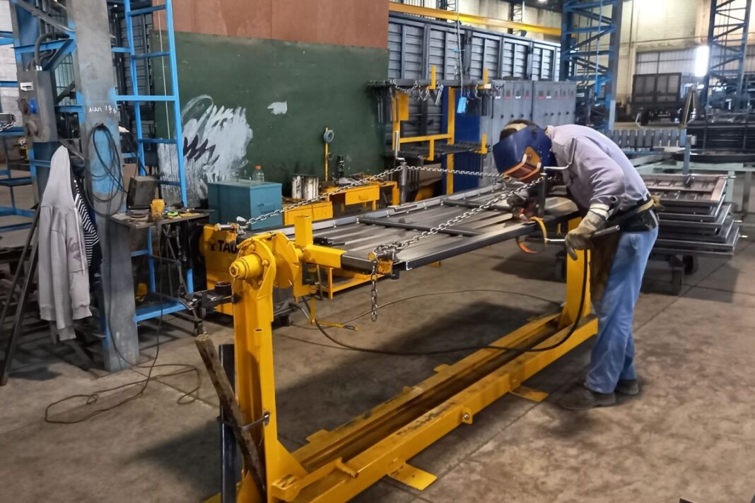 La CAME informó que en diciembre la actividad manufacturera de las pymes presentaron una variación positiva y una caída acumulada del 9,8%.