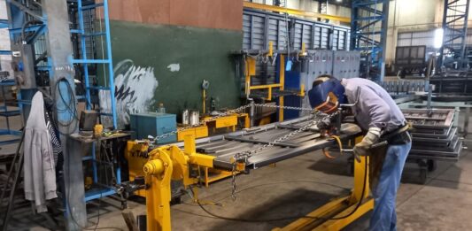 La CAME informó que en diciembre la actividad manufacturera de las pymes presentaron una variación positiva y una caída acumulada del 9,8%.