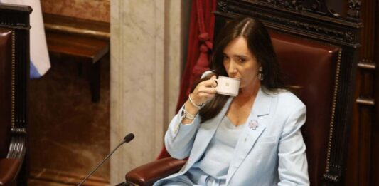 Senadores de la oposición buscarán este jueves insistir con la ley que declara la emergencia del Hospital Garrahan y el financiamiento universitario.