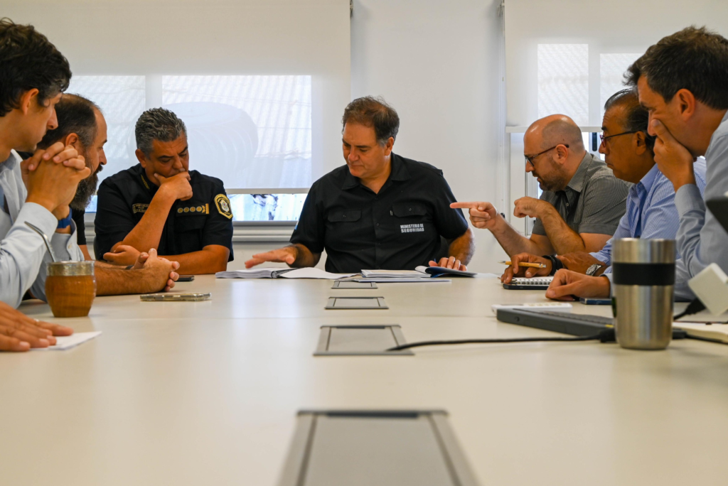 Los gobiernos de Kicillof y de Jorge Macri crean una mesa para abordar la inseguridad en los distritos.
