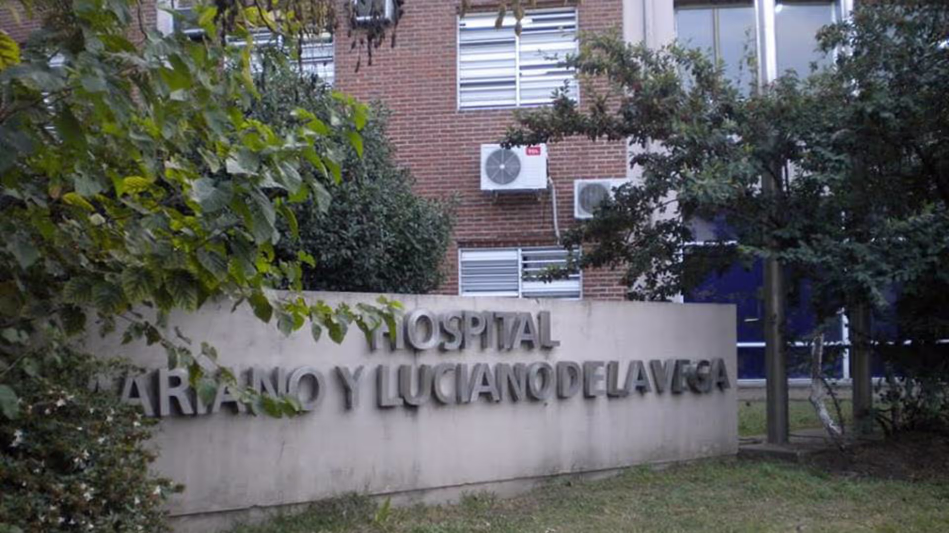 El colectivero apuñalado en Moreno fue trasladado por su compañero hasta el Hospital Mariano y Luciano de la Vega de Moreno, donde fue atendido por las lesiones que resultaron ser leves. 