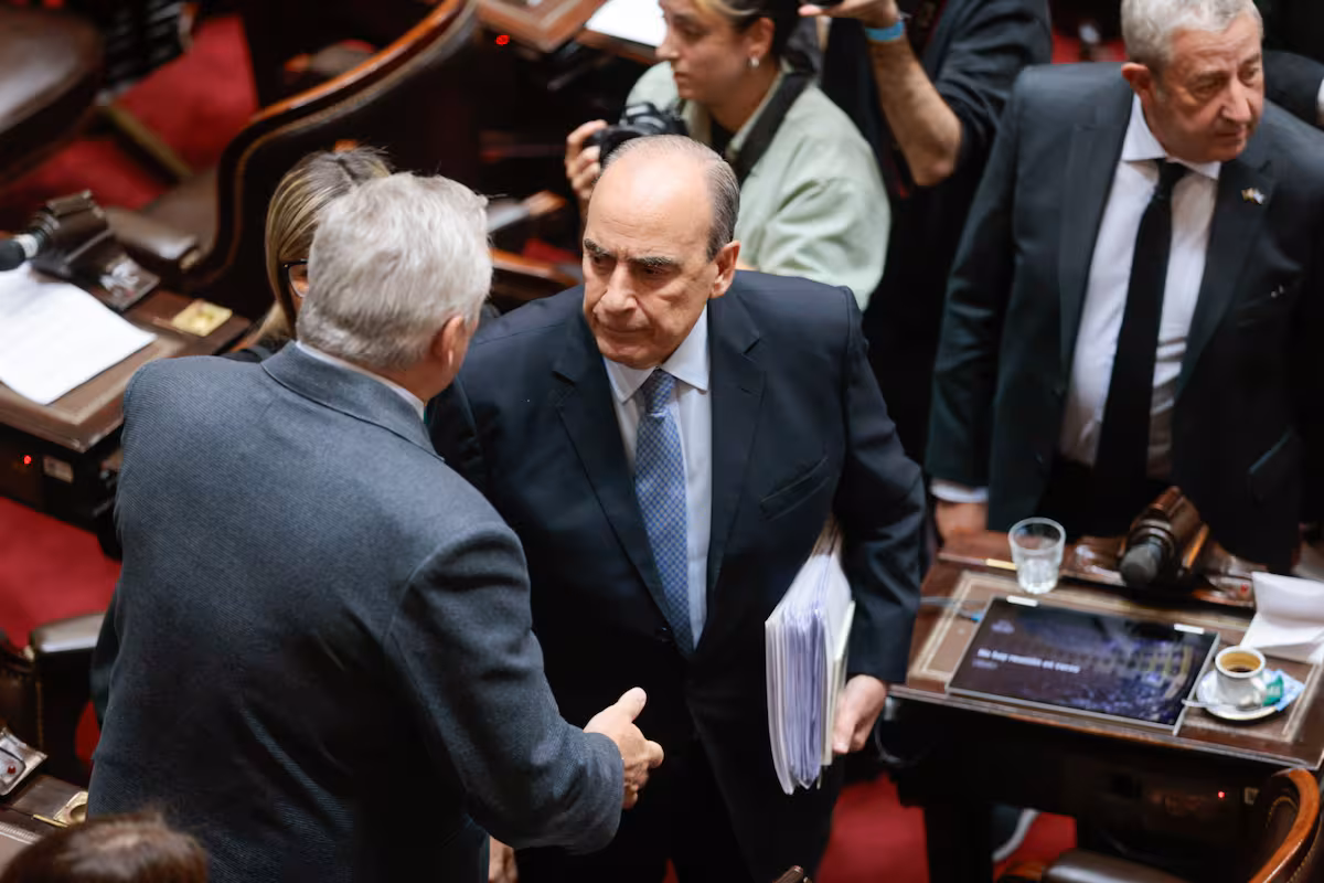 Tanto la reunión de Francos con los diputados, como el próximo encuentro con senadores aliados, buscan destrabar el debate legislativo de ciertos proyectos prioritarios.