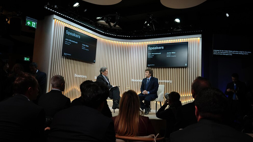 En su primer día en el Foro Económico de Davos, el presidente Javier Milei concedió una entrevista a la agencia Bloomberg. 