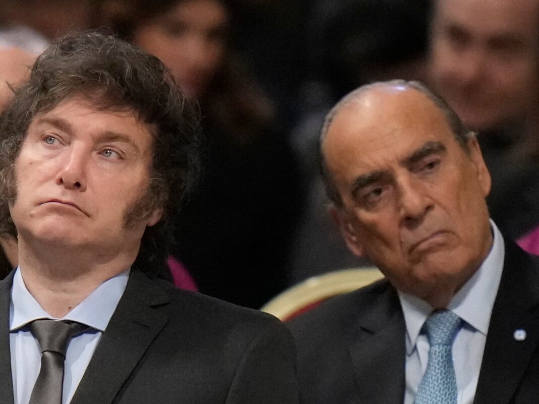 El Gobierno dejó trascender que le ofreció a Ricardo Rojas sumarse la gestión, el puesto vacante es el que ocupaba Rodolfo Barra.