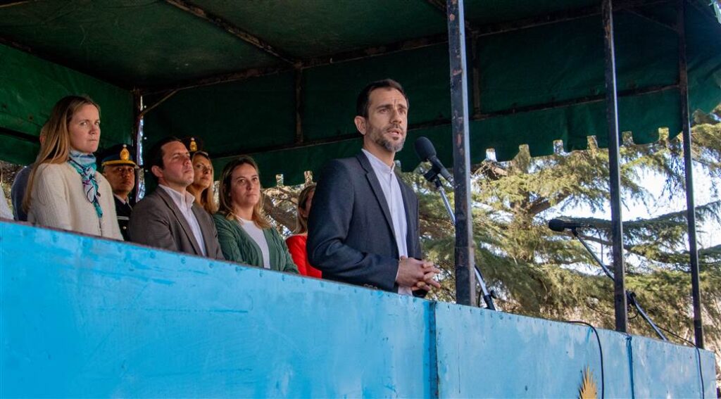 Tasa vial: los productores pidieron al intendente Petrecca, mayor transparencia en la gestión de esos fondos y una contraprestación que esté a la altura del esfuerzo económico que realiza el sector rural.