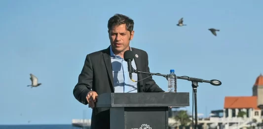 Kicillof habló sobre la caída del turismo interno y apuntó contra los seguidores de Milei por “militar el ajuste”.
