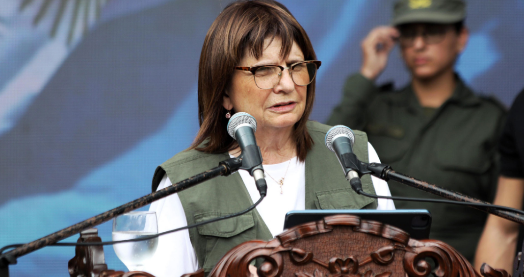 La ministra de Seguridad de la Nación, Patricia Bullrich, anunció medidas represivas para las hinchadas que participen en la marcha de jubilados de este miércoles.