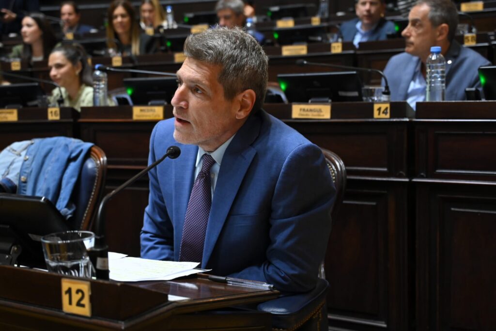El diputado Guillermo Castello presentó una serie de objeciones contra la ley de Paridad de Género.