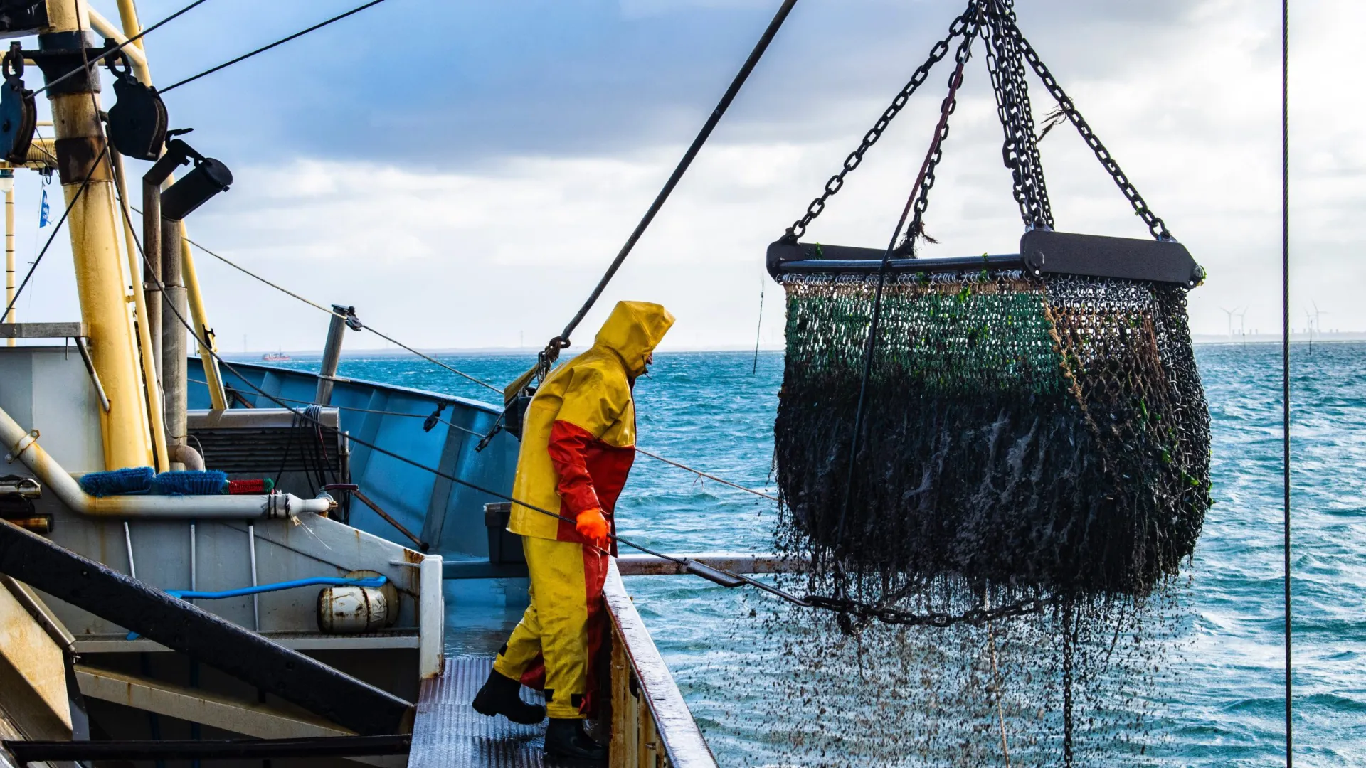 La pesca europea busca adaptarse al nuevo escenario global tras el alza del combustible