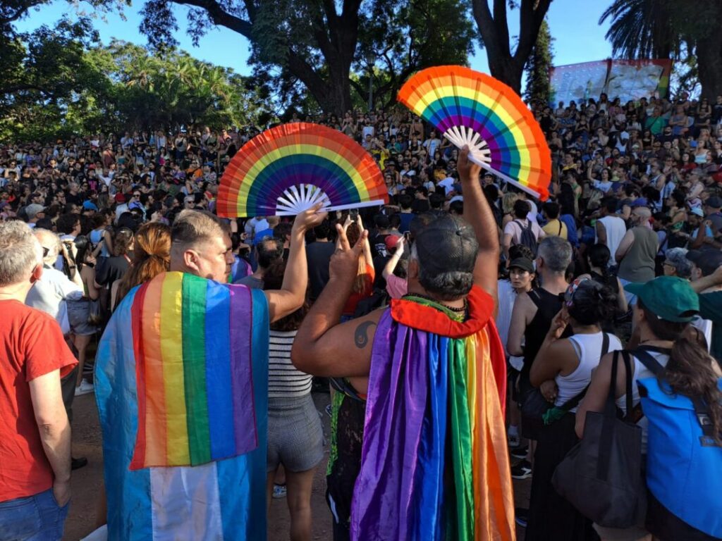 La convocatoria a la Marcha del Orgullo del próximo sábado fue definida luego de la masiva convocatoria a la asamblea en Parque Lezama.