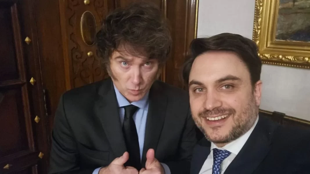 A pesar del posteo de La Libertad Avanza, Marra se resiste a salir del frente libertario y no reconoce la expulsión de Milei.