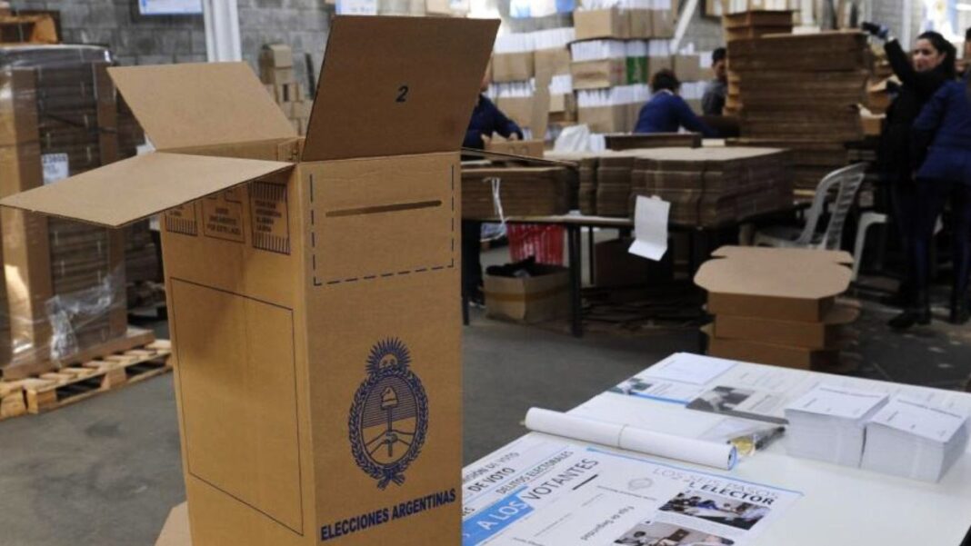 Desde el Gobierno nacional deslizaron que el gobierno de Kicillof debería hacerse cargo de los gastos que implicaría un eventual desdoblamiento electoral.