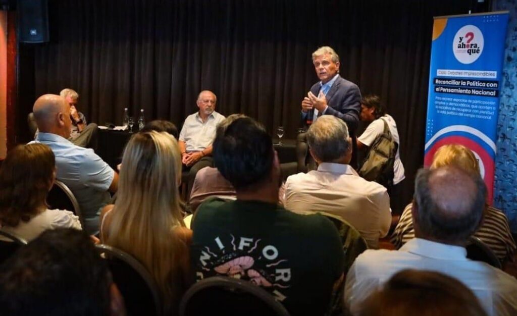 El diputado bonaerense, Gustavo Pulti, participó de un ciclo de debates organizado por el grupo “¿Y ahora qué?”.