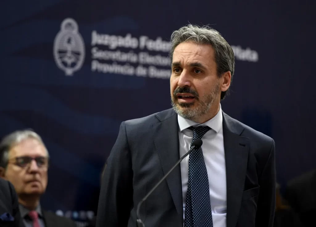 Ramos Padilla impide a las fuerzas de seguridad interceptar personas, detener transportes o realizar filmaciones durante la Marcha del Orgullo Antifascista.