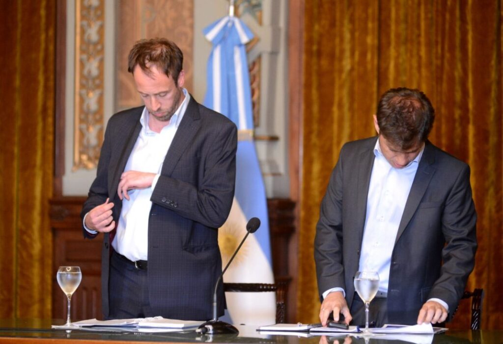 Tras patear las negociaciones con la oposición, Kicillof vuelve a la carga con otro pedido de endeudamiento.