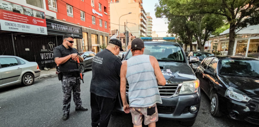 Montenegro se mantiene firme contra los trapitos y pone en circulación las pistolas Taser en todo el municipio de Mar del Plata.