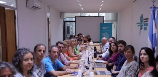 El gobierno de Axel Kicillof dispuso que retomará las negociaciones paritarias con los estatales bonaerenses el próximo lunes 14 de abril.