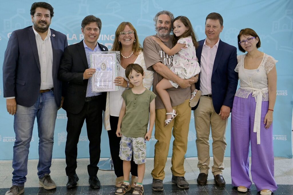 "Mi Escritura, Mi Casa": la Escribanía General de Gobierno ya entregó 296 títulos de propiedad gratuitos en Villarino y sigue avanzando en la regularización dominial en otros distritos bonaerenses.