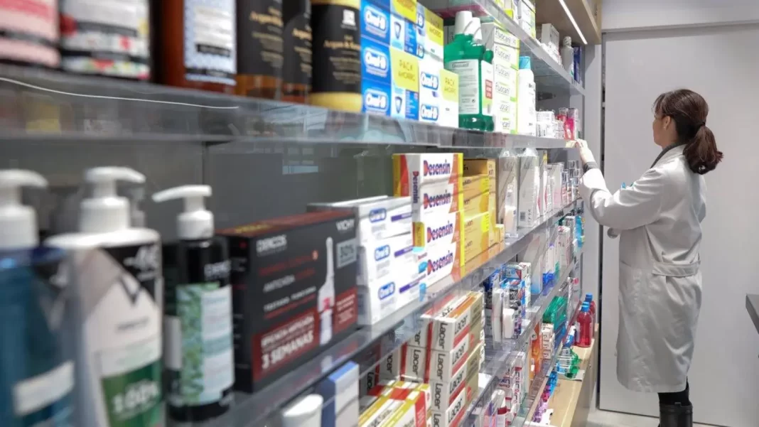 El Colegio de Farmacéuticos bonaerense lanzó un jingle musical para dar a conocer los riesgos de adquirir “medicamentos sin control”.